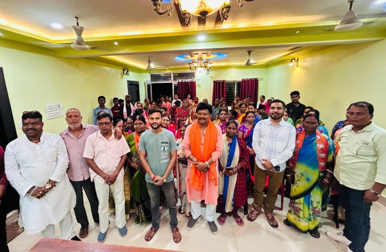 घाटशिला में भाजपा की लहर, दाहीगोड़ा में महिलाओं ने लिया कमल खिलाने का संकल्प