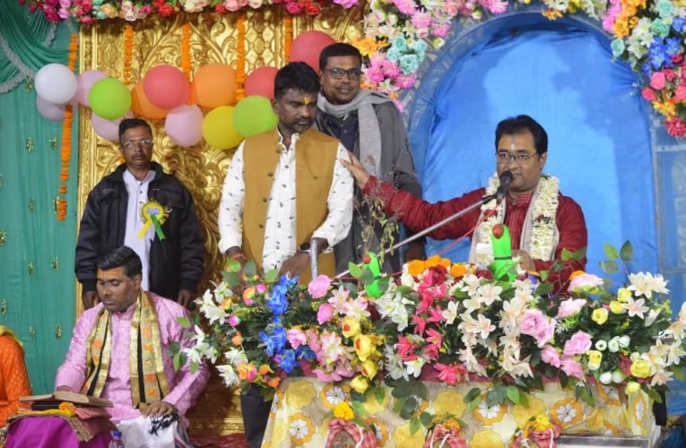 भागवत कथा के पांचवें दिन आदित्य पंडित जी महाराज ने किया श्री कृष्ण की बाल लीलाओं का वर्णन