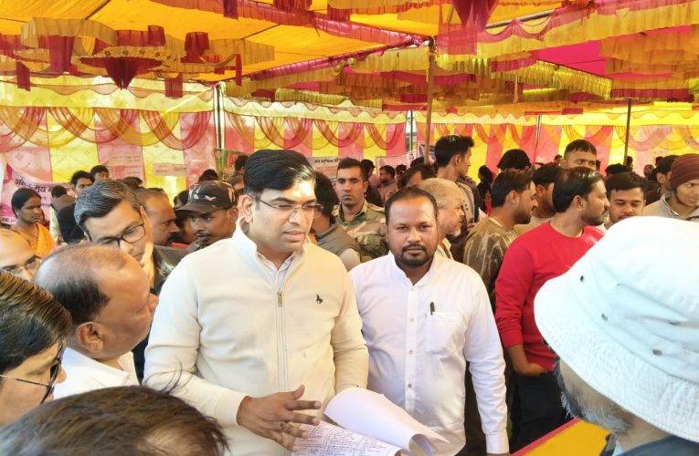 बालूमाथ मे आपकी योजना आपकी सरकार आपके द्वार कार्यक्रम का आगाज