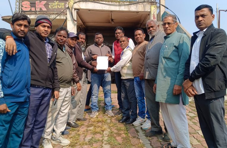 झारखंड आंदोलनकारी समन्वय समिति ने डुमरी विधायक को ज्ञापन दिया