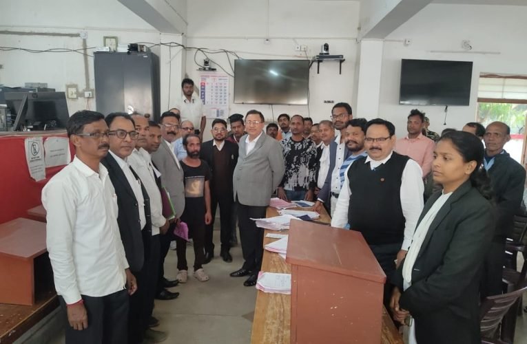 मासिक लोक अदालत में 77 वादों का हुआ निष्पादन