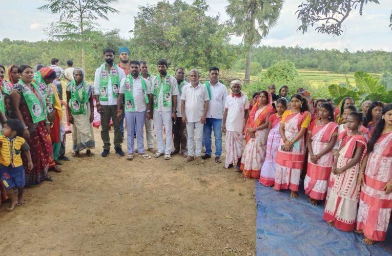 जनसंपर्क में तेजी, पोटका विधायक संजीव सरदार ने बढ़ाया चुनावी माहौल का ताप