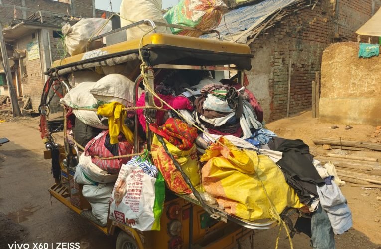 बढ़ती ठंड में हिरणपुर के युवाओं की नेक पहल, घर-घर जाकर जुटा रहे गर्म कपड़े