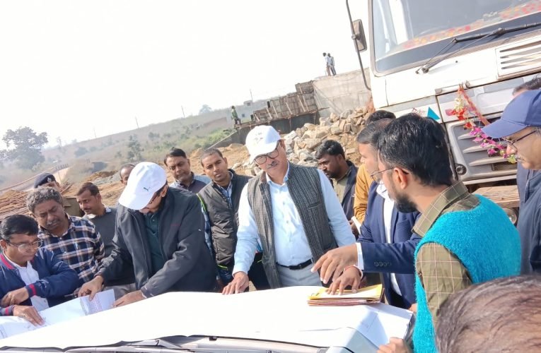 हाजीपुर जोन सीएओ ने कुजू से रांचीरोड रेलवे लाइन विस्तार कार्य का किया निरीक्षण, दिए निर्देश