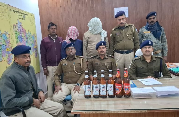 अवैध शराब व लाॅटरी के साथ दो गिरफ्तार