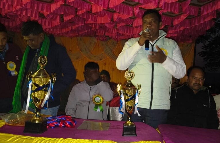 शहीद निर्मल महतो जयंती पर आयोजित दो दिवसीय फुटबॉल प्रतियोगिता संपन्न