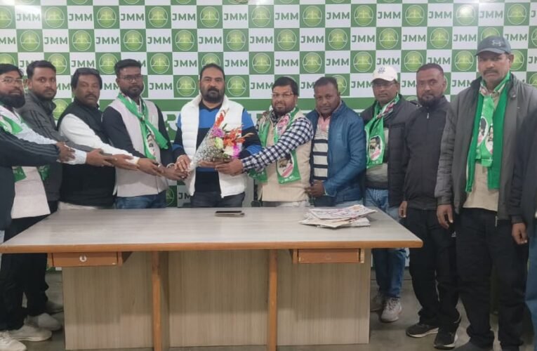 खलारी झामुमो प्रतिनिधि मंडल ने की केंद्रीय महासचिव से मुलाकात