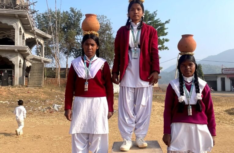 पढ़ाई के साथ खेलकूद भी जरूरी – मुखिया पानों देवी