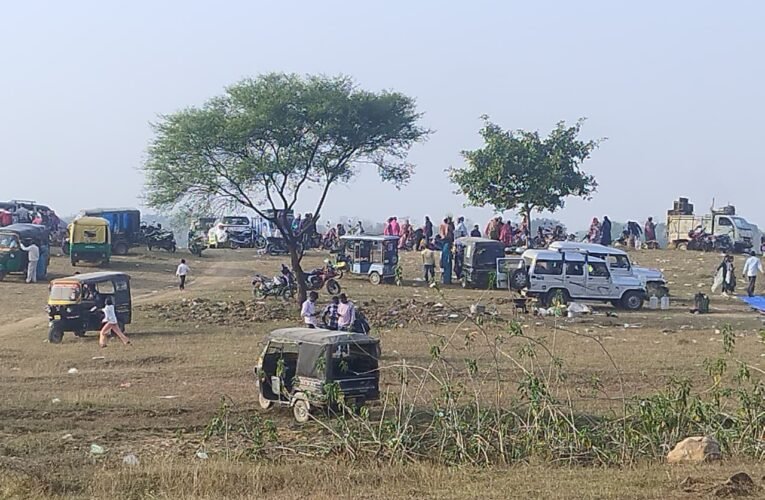 नए साल के पहले दिन बहरागोड़ा के पिकनिक स्थलों पर उमड़ा सैलानियों का सैलाब मेरूघाटी से सुवर्णरेखा घाट तक परिवार, युवाओं और पर्यटकों ने लिया प्रकृति के बीच जश्न का आनंद