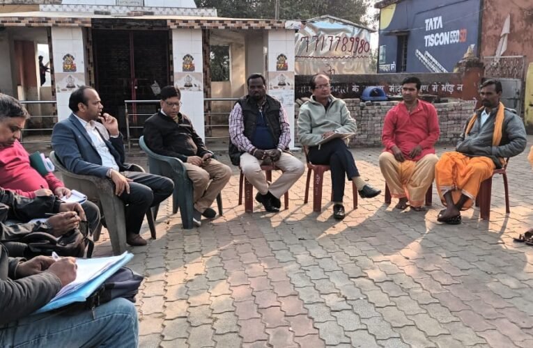 करमदाहा मेला 2026 को लेकर एसडीओ अनंत कुमार ने मेला स्थल व दुखिया बाबा मंदिर परिसर का किया निरीक्षण