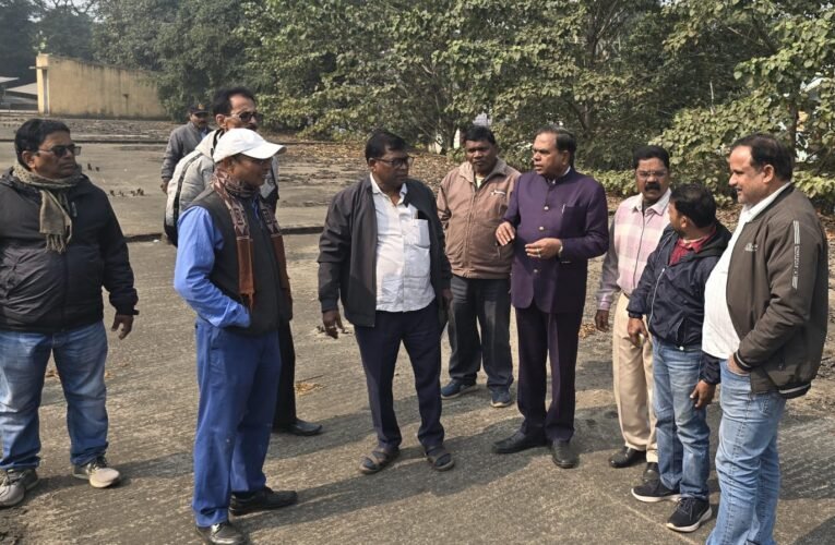 घाटशिला कॉलेज में विद्यार्थियों को मिलेगा स्वच्छ पेयजल- प्राचार्य डॉ चौधरी