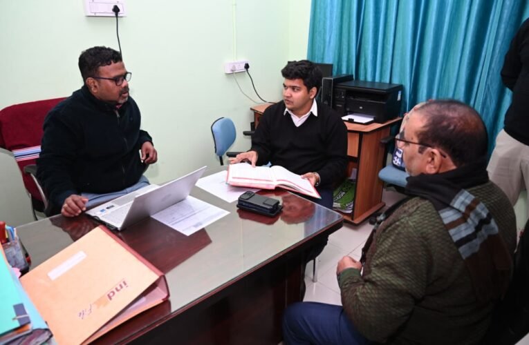 उपायुक्त ने सिविल सर्जन कार्यालय का किया निरीक्षण