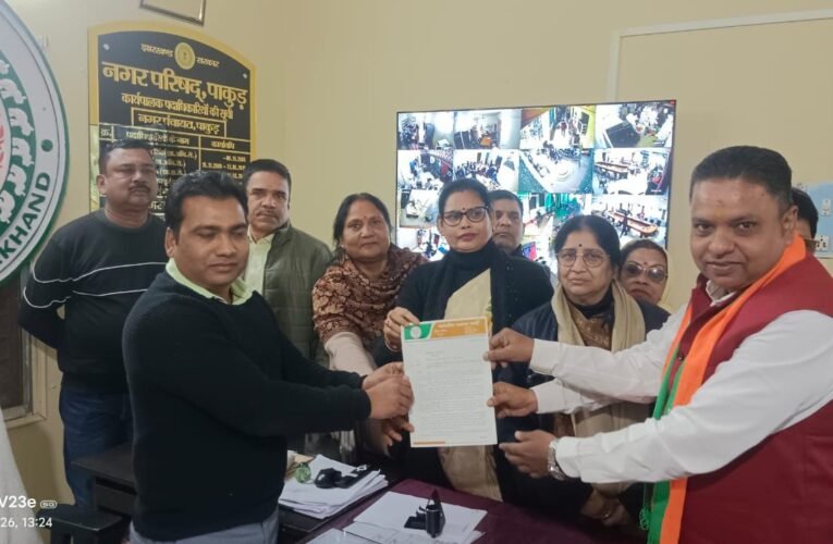 बुनियादी सुविधाओं के लिए जनता दर दर भटकने को मजबूरः निवास मंडल