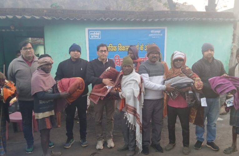 बिनोद कुमार गंझु के नेतृत्व में कंबल वितरण