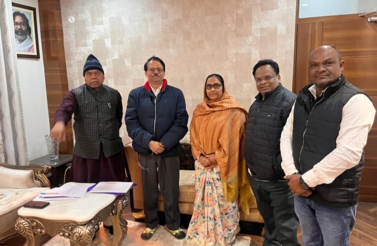 विधायक निसात आलम ने झारखंड प्रभारी व सहप्रभारी से किया मुलाकात,