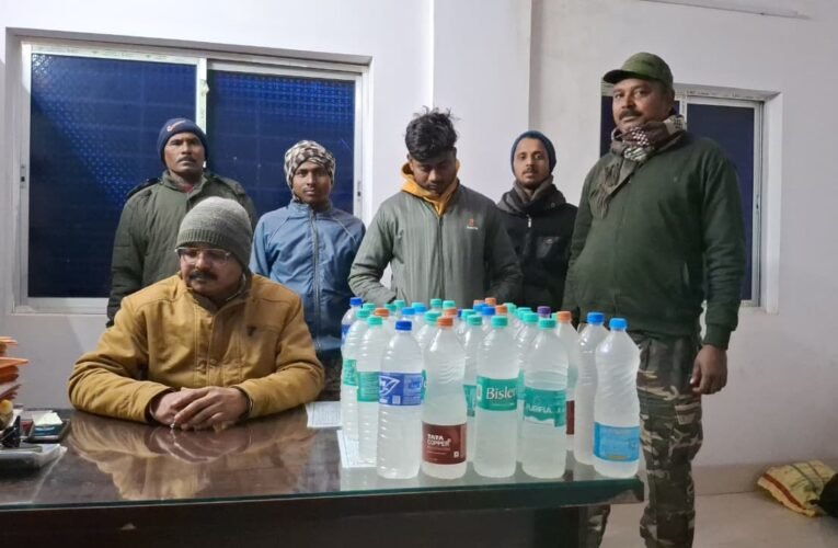 42 लीटर देसी शराब के साथ एक तस्कर पकड़ाया