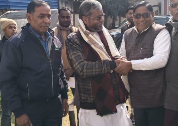 पूर्व सीएम बाबूलाल मरांडी से जगेश्वर प्रजापति ने की शिष्टाचार मुलाकात