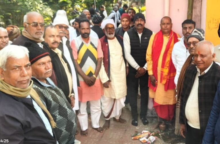 भद्रकाली मंदिर में लक्ष्मी नारायण महायज्ञ को लेकर ध्वजारोहण