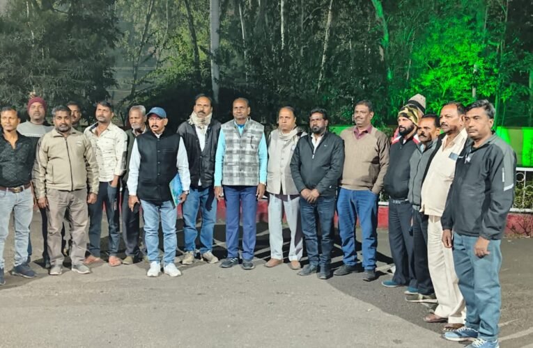 ठेका मजदूरों को लेकर यूसीडब्लूयु एव प्रबंधन की बैठक