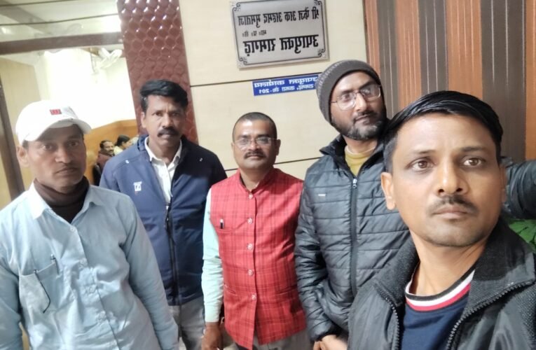 नगर परिषद अध्यक्ष व वार्डो के आरक्षण के संबंध में समाजसेवियों ने ज्ञापन सौपा, किया त्रुटि सुधार मांग