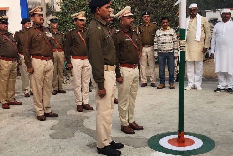 मरकच्चो के विभिन्न संस्थानों में शान से फहरा तिरंगा