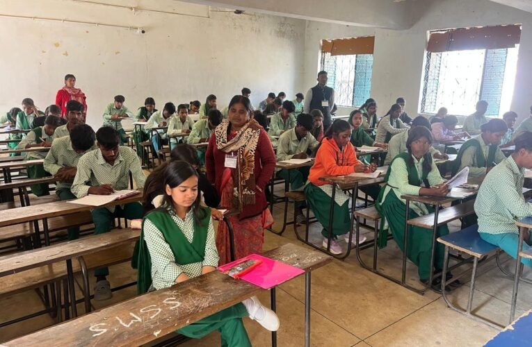 महेशपुर में पीर पहाड़ पर शांति व्यवस्था बनाए रखने के लिए प्रशासनिक अमला मुस्तैद